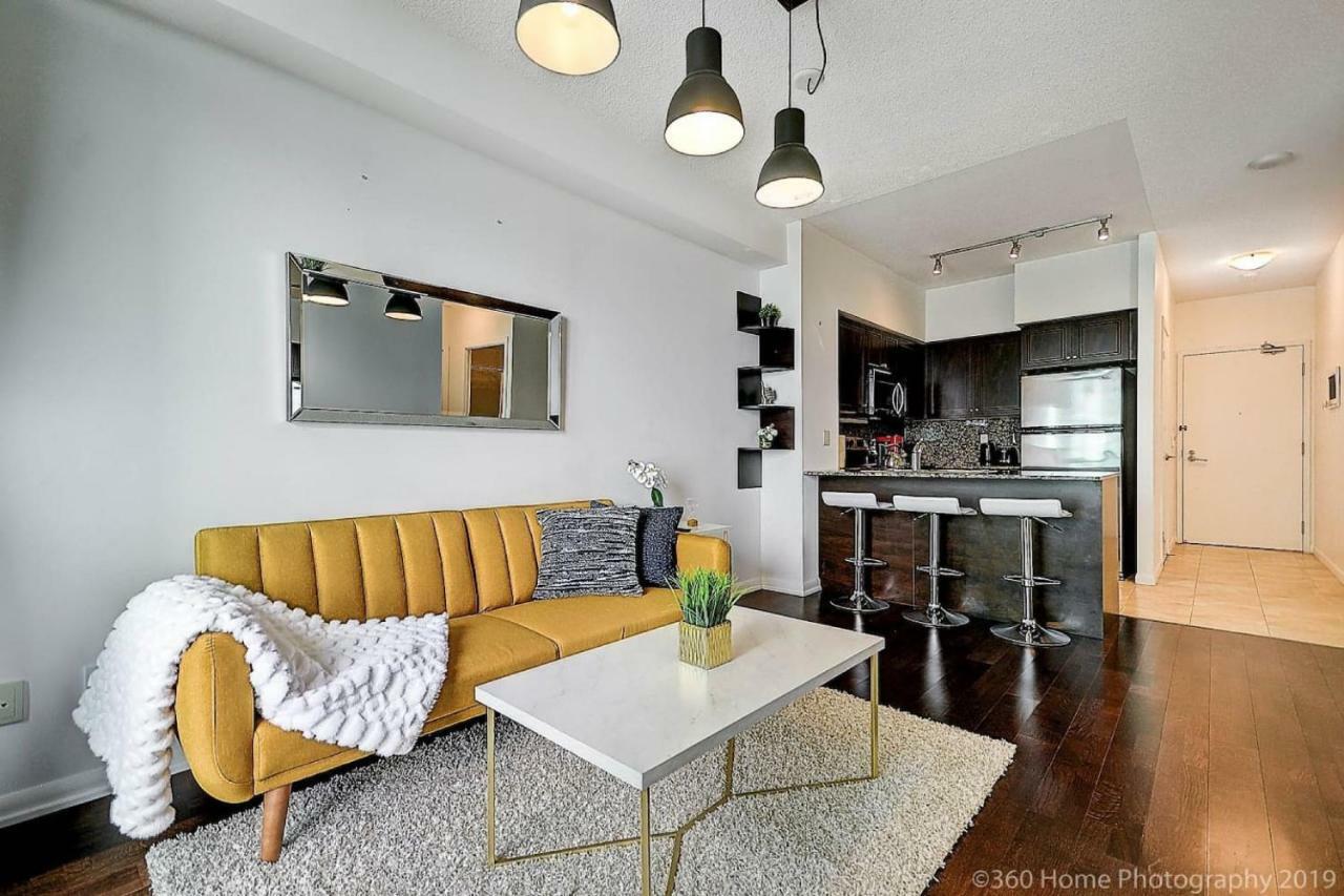 30 Off Lake View Property Heart Of Downtown Toronto Esterno foto