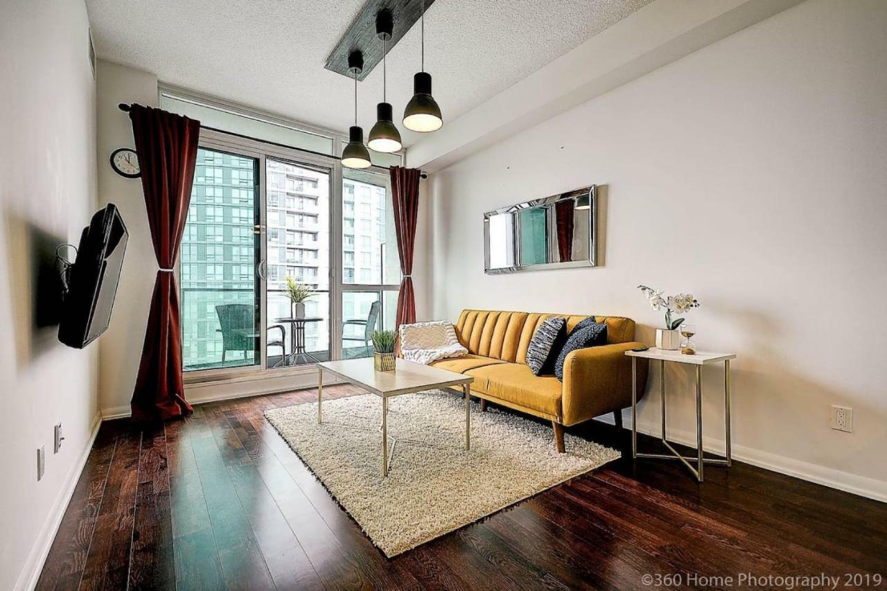 30 Off Lake View Property Heart Of Downtown Toronto Esterno foto
