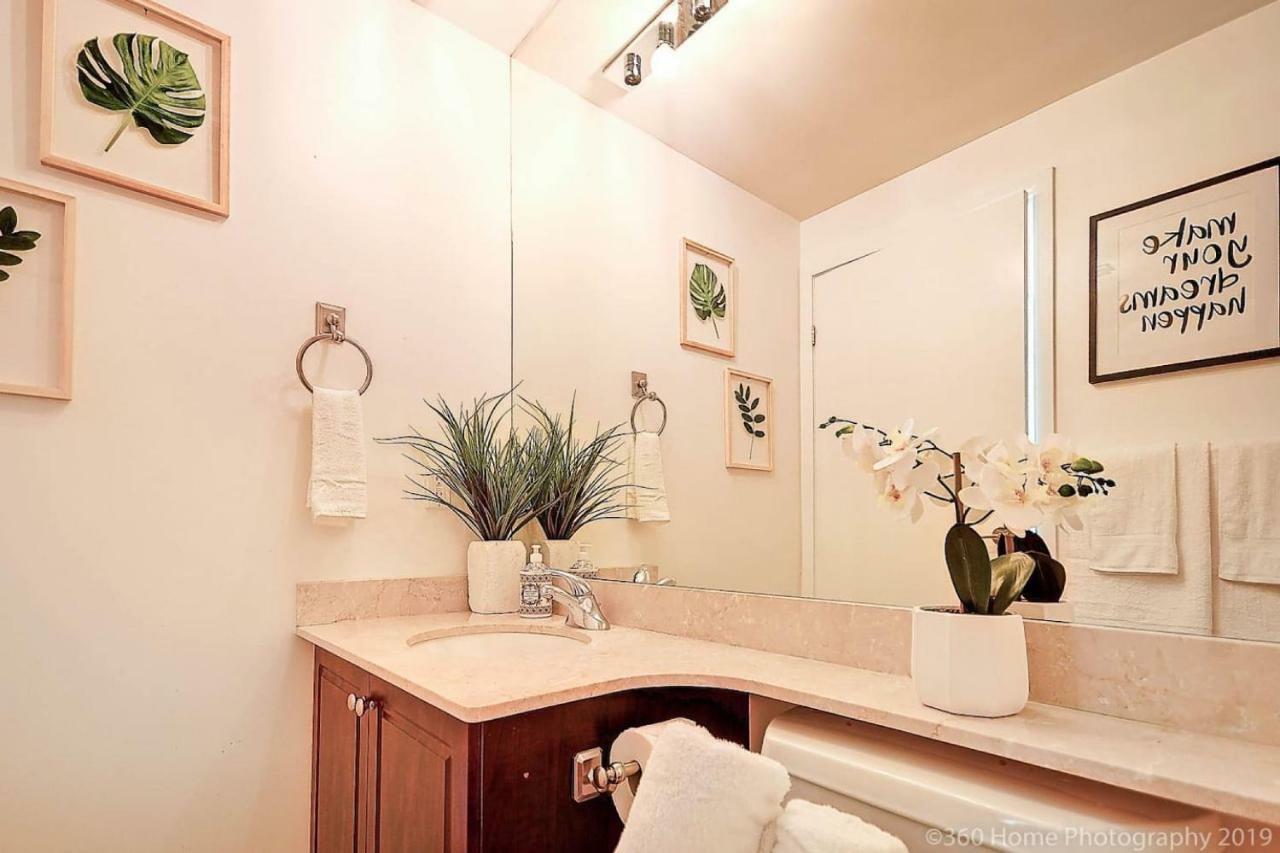 30 Off Lake View Property Heart Of Downtown Toronto Esterno foto